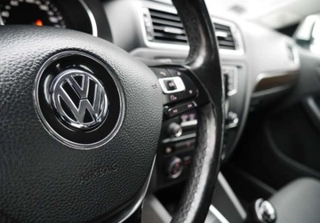Volkswagen Jetta VI Sedan Facelifting 2.0 TDI 110KM 2017 Volkswagen Jetta 2.0 TDI 110HP Klimatronic Salon Pl. II.wlasciciel GWARANC, zdjęcie 13