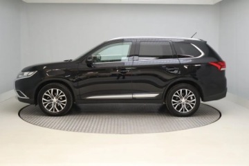 Mitsubishi Outlander III 2016 Mitsubishi Outlander 2.2 DI-D, 7 miejsc, VAT 23%, zdjęcie 2