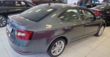 Skoda Octavia III Liftback Facelifting 1.5 TSI ACT 150KM 2019 Skoda Octavia 1.5 TSI 150KM Salon PL Style 1.5 Benzyna 150KM, zdjęcie 6