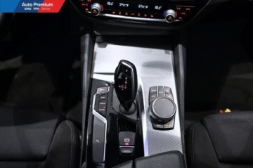 BMW Seria 5 G30-G31 Limuzyna 520d 190KM 2020 BMW Seria 5 520d xDriveFV23LED Fog LightsFotel SportowyM Pakiet Sportowy, zdjęcie 16