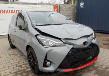 Toyota Yaris III Hatchback 5d Facelifting 2017 1.5 Hybrid 100KM 2019 Toyota Yaris GR-Sport Okazja 1.5 Hybryda 100KM