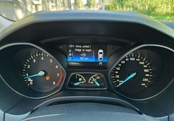 Ford Focus III Sedan Facelifting 1.0 EcoBoost 100KM 2015 Ford Focus Ford Focus 1.0 EcoBoost 99g Trend Benzyna 100KM, zdjęcie 6