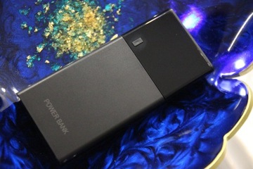 Мощный черный аккумулятор Powerbank 50000 мАч, 3xUSB, ЖК-фонарик