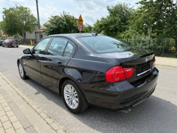 BMW Seria 3 E90-91-92-93 Limuzyna E90 318d 143KM 2010 BMW Seria 3 XENON NAWIGACJA PODGRZEWANE FOTELE KLIMATYZACJA PARKTRONIC SZY, zdjęcie 1