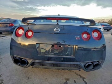 Nissan GT-R 2015 Nissan GT-R Premium 2015 3.8 Benzyna 565KM, zdjęcie 2