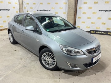 Opel Astra J Hatchback 5d 1.4 Twinport ECOTEC 100KM 2011 Opel Astra 1.4 100KM Klima 1-reka Gotowy do jazdy 1.4 Benzyna 100KM, zdjęcie 9