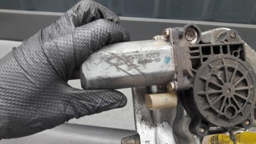 83810209 MECHANIZMUS OKNO PRAVÝ PŘEDNÍ BMW X5 E53