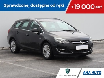 Opel Astra J Sports Tourer Facelifting 1.6 CDTI  136KM 2015 Opel Astra 1.6 CDTI, Salon Polska, Serwis ASO