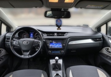 Toyota Avensis III Sedan Facelifting 2015 1.8 Valvematic 147KM 2018 Toyota Avensis 1.8 Premium EU5 Salon PL Toyota Mikolajczak Leszno 1.8, zdjęcie 3