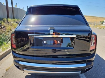 Rolls-Royce 2022 Rolls-Royce Cullinan 2022 6.8l 6.8 Benzyna 563KM, zdjęcie 2