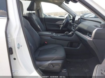 Toyota 2024 Toyota Grand Highlander 2024r., Limited, od ubezpieczalni 2.4 Benzyna 265KM, zdjęcie 8
