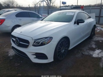 Mercedes Klasa E W213 2020 Mercedes-Benz Klasa E 2020 MERCEDES-BENZ E 450 4MATIC 3.0 Benzyna 362KM, zdjęcie 2