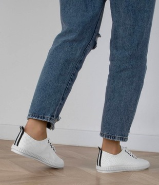 БЕЛЫЕ КОЖАНЫЕ АЖУРНЫЕ КРОССОВКИ 38