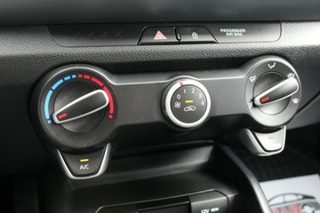 Kia Stonic Crossover Facelifting 1.0 T-GDI 100KM 2021 Kia Stonic 1.0 T-GDi Salon PL Serwis ASO GWARANCJA RAPORT SelectCar+ FV 23%, zdjęcie 20