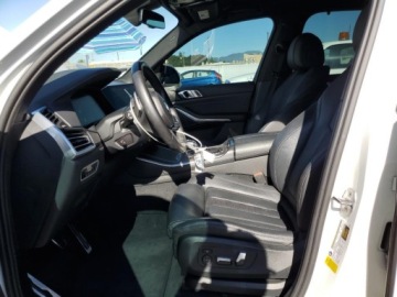 BMW X5 G05 2022 BMW X5 sDrive 40i 2022 3.0 Benzyna 335KM, zdjęcie 7