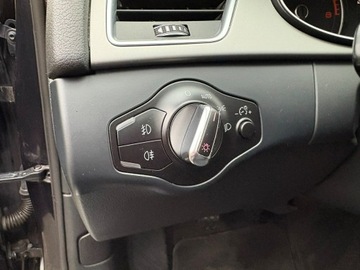 Audi A4 B8 Limousine Facelifting 1.8 TFSI 170KM 2013 Audi A4 Limousine 1.8 benzyna 170 KM manual Xenony, zdjęcie 9