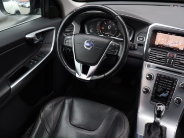 Volvo XC60 I SUV Facelifting 2.4 D4 190KM 2017 Volvo XC60 D4, Salon Polska, Serwis ASO, 187 KM, zdjęcie 6