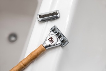 Bulldog krem + żel cera normalna + maszynka + 4 wkłady