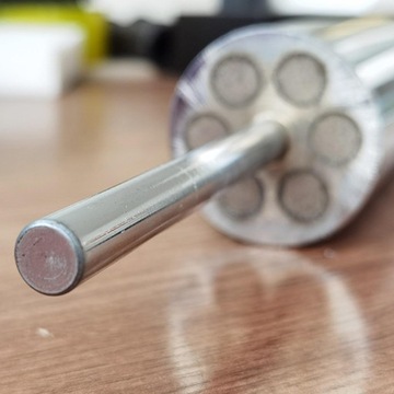 System kołków ładujących z płytą stosu o dużej wytrzymałości