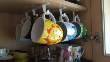 Вешалка для чашек в кухонный шкаф Подробнее miejV2