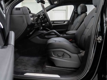 Porsche Cayenne III SUV Plug-In Facelifting 3.0 470KM 2024 Od ręki - Porsche Cayenne Tempomat adaptacyjny + Zawieszenie pneumatyczne, zdjęcie 3