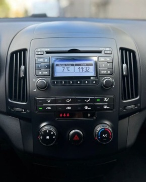 Hyundai i30 I CW 1.4 DIHC CVVT 109KM 2009 Hyundai i30 klima Isofix Relingi Warszawa 1.4 Benzyna 109KM, zdjęcie 17