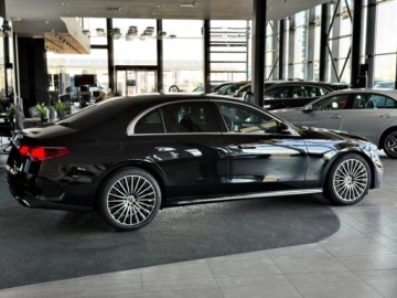 Mercedes Klasa E W214 Sedan 2.0 220d 197KM 2025 E Klasa 220 d 4-Matic AMG 2.0 (197KM) 2025, zdjęcie 1