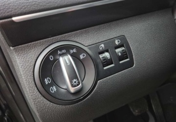 Volkswagen Touran II 2.0 TDI 170KM 2011 Volkswagen Touran 2,0 170KM Automat DSG Highline Navi Kamera PDC 2.0 Diesel, zdjęcie 12