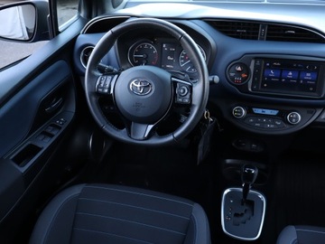 Toyota Yaris III Hatchback 5d Facelifting 2017 1.5 Dual VVT-iE 111KM 2020 Toyota Yaris 1.5 Dual VVT-i, Salon Polska, zdjęcie 6