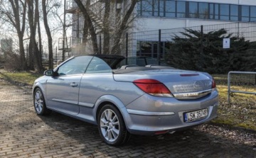 Opel Astra H Cabrio 1.8 ECOTEC 140KM 2007 Opel Astra 1,8 (140KM) Lift 168 tys.km. 1.8 Benzyna 140KM, zdjęcie 2