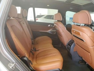 BMW X7 2024 BMW X7 2024, 4.4L, 4x4, M60I, od ubezpieczalni 4.4 Benzyna 523KM, zdjęcie 9