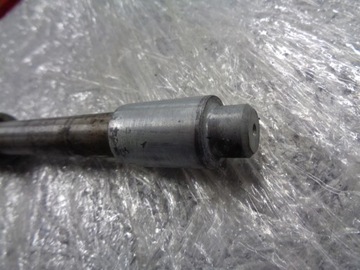 Ось Honda VF 750/700 Super Magna