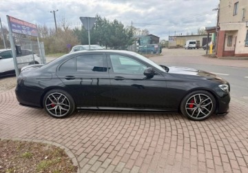 Mercedes Klasa E W213 Limuzyna Facelifting 2.0 E220d 194KM 2021 Mercedes-Benz Klasa E 2.0Cdi AMG Full Led 57.000 km 2.0 Diesel 194KM, zdjęcie 26