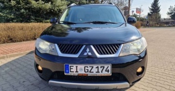 Mitsubishi Outlander II 2.0 DID DOHC 140KM 2007 Mitsubishi Outlander Mitsubishi Outlander 2.0 DI-D 4WD Invite 2.0 Diesel, zdjęcie 1