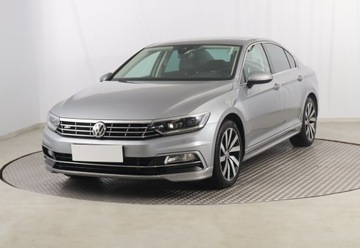 Volkswagen Passat B8 Limousine 1.8 TSI BlueMotion Technology 180KM 2018 VW Passat 1.8 TSI, Salon Polska, GAZ, Automat, zdjęcie 1