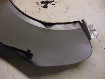 BLATNÍK PRAVÝ PŘEDNÍ MITSUBISHI GRANDIS A19 EVROPA