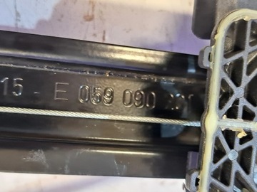 PORSCHE MACAN 2015 PŘEDNÍ STRANA LEVÝ ZVEDÁKY SKEL