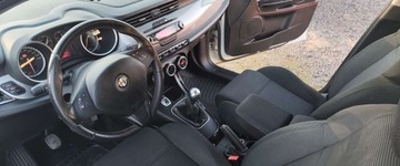 Alfa Romeo Giulietta Nuova II Hatchback 5d 1.4 TB 16v 120KM 2013 Alfa Romeo Giulietta Alfa Romeo Giulietta ver-1-4-tb 1.4 Benzyna 120KM, zdjęcie 10