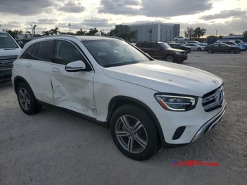 Mercedes GLC C253 2021 Mercedes-Benz GLC 2021 r. ,2,0L 300 4MATIC 2.0 Benzyna 255KM, zdjęcie 2