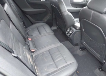 Volvo XC40 Crossover Facelifting 2.0 B5 250KM 2023 Volvo XC 40 2023r., B5 Plus Bright Theme, 2L, od ubezpieczalni 2.0 Benzyna, zdjęcie 10