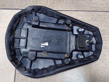 Сиденье диван заднее пассажирское сиденье KTM Duke 125 200 390 2011-2016 гг.