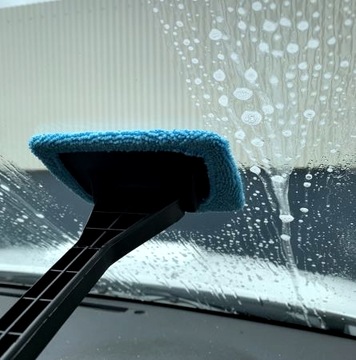ЩЕТКА ИЗ МИКРОФИБРЫ ДЛЯ МЫТЬЯ СТЕКЛА АВТОМОБИЛЯ