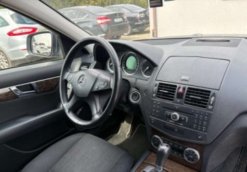 Mercedes Klasa C W204 2007 Mercedes-Benz Klasa C 2007r. 2.1 Diesel 170KM, zdjęcie 10