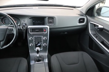 Volvo V60 I Kombi Facelifting 2.0 D4 DRIVE-E 181KM 2014 Volvo V60 D4 2.0, 178 KM, Navi, Klima, zdjęcie 7