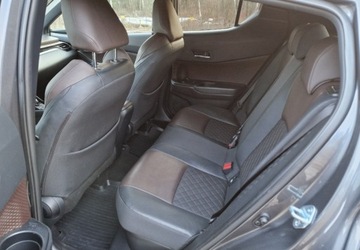 Toyota C-HR I Crossover 1.8 Hybrid 122KM 2017 Toyota C-HR 1,8 Hybrid Prestige Skora Kamera Navi 1.8 Hybryda 122KM, zdjęcie 32