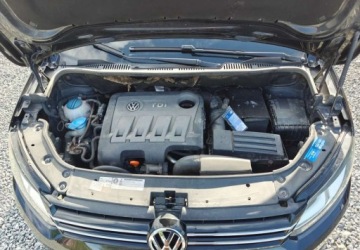 Volkswagen Touran II 1.6 TDI 105KM 2011 Volkswagen Touran Volkswagen Touran 1.6 TDI DPF Highline 1.6 Diesel 105KM, zdjęcie 29