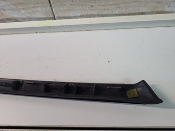 НАКЛАДКА ПЕРЕДНЕГО ОКНА ПРАВАЯ CITROEN C5 III X7 9659145880