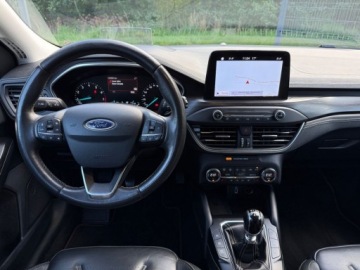 Ford Focus IV Hatchback 1.5 EcoBoost 182KM 2019 Ford Focus VIGNALEFULL OPCJANaviKameraLedSkoraIdealny Stan 1.5 182KM, zdjęcie 4