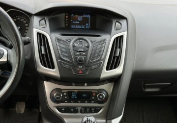 Ford Focus III Kombi 1.0 EcoBoost 125KM 2013 Ford Focus 1.0 Benzyna Bezwypadkowy Pierwszy Wlasciciel Benzyna 125KM, zdjęcie 11