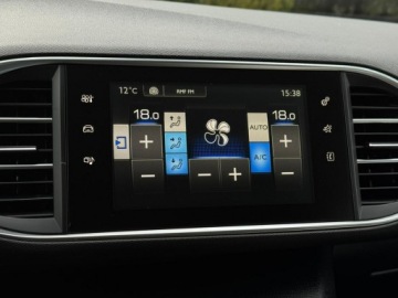 Peugeot 308 II Hatchback 5d 1.2 PureTech 130KM 2017 Peugeot 308 T9 1.2 Benzyna 131KM, zdjęcie 27